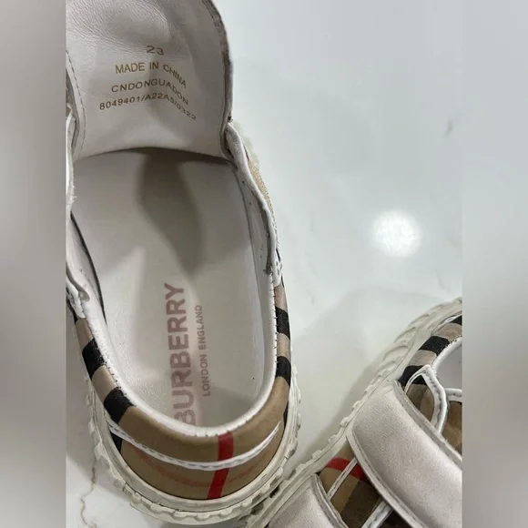 Burberry Toddler Stylish Plaid Velcro Sneakers - Picture 8 of 11